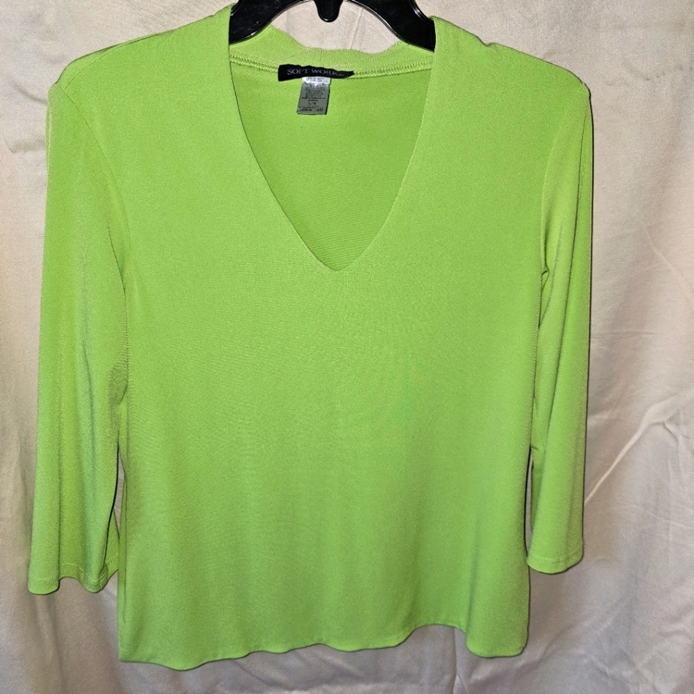 Womens 3/4 length sleeve bright top